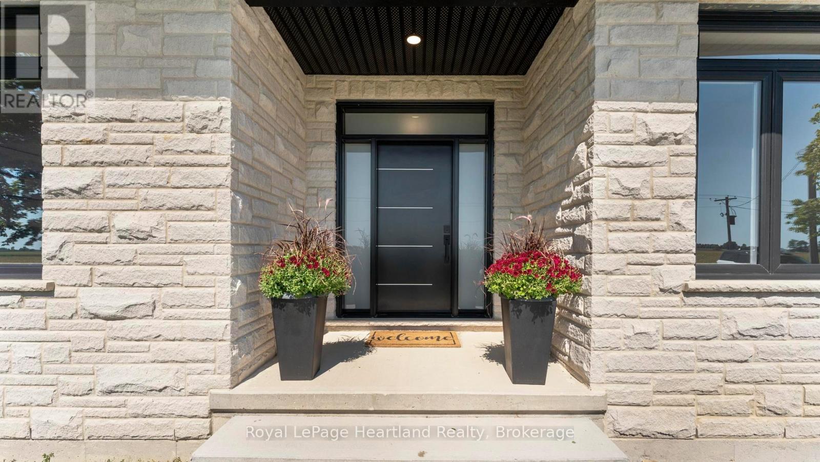 Photo 5 of 50 for 40282 Huron Street