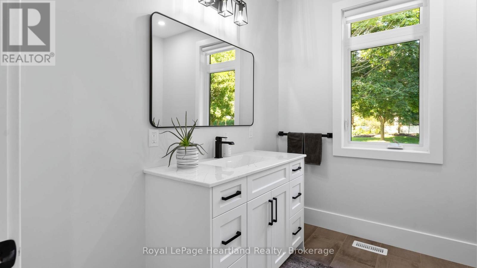 40282 Huron Street, South Huron, Ontario  N0M 1S1 - Photo 35 - X12400089