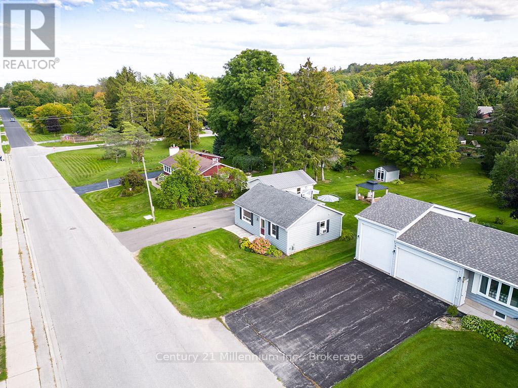 203 Aiken Street, Meaford, Ontario  N4L 1B3 - Photo 4 - X12400059