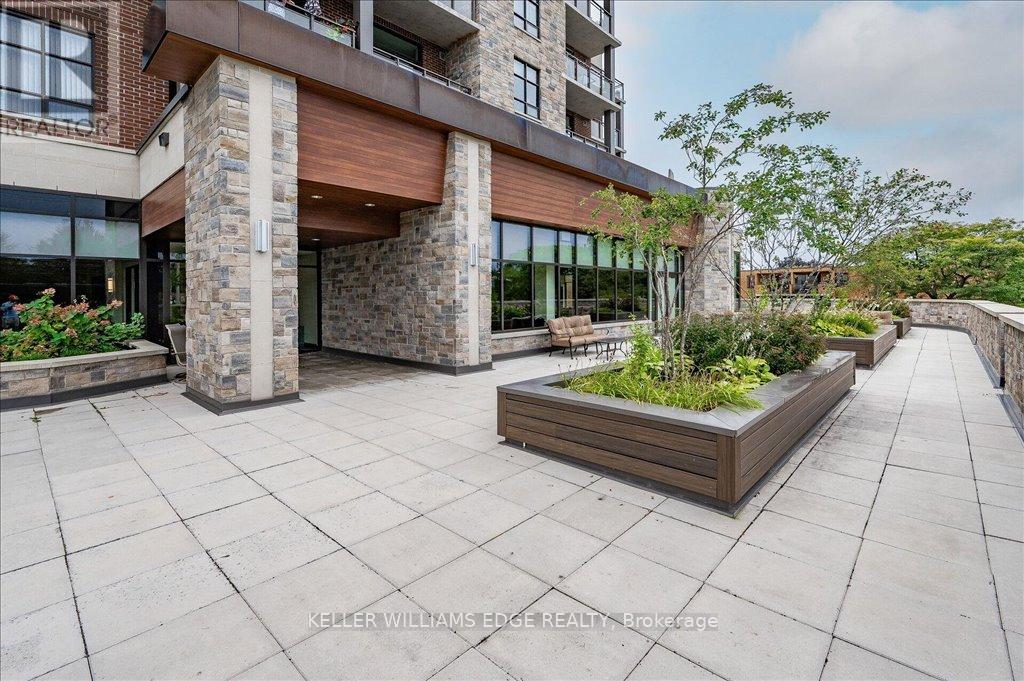 607 - 3290 New Street, Burlington, Ontario  L7N 1M8 - Photo 2 - W12399856