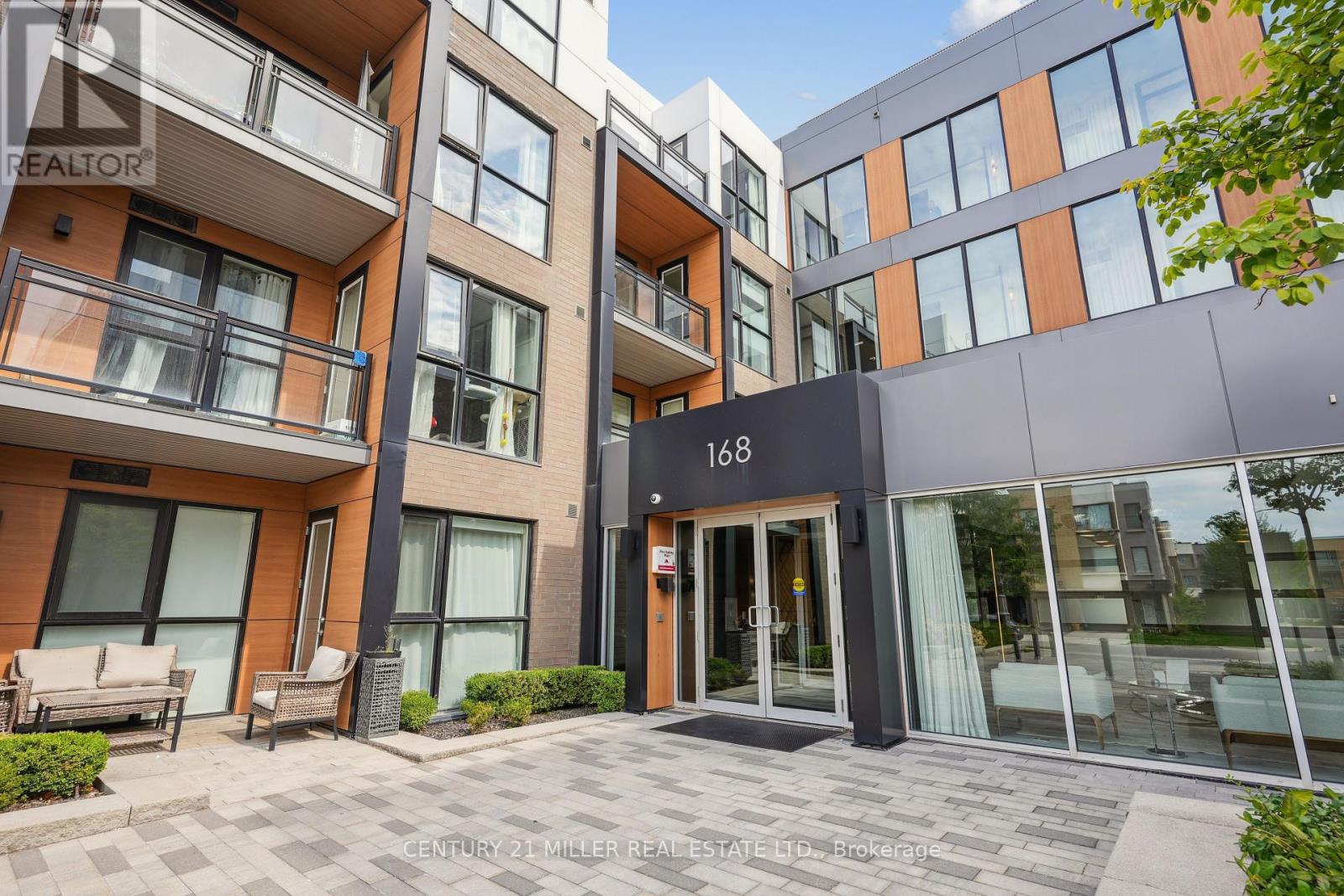 306 - 168 Sabina Drive, Oakville, Ontario  L6H 0W5 - Photo 2 - W12399875
