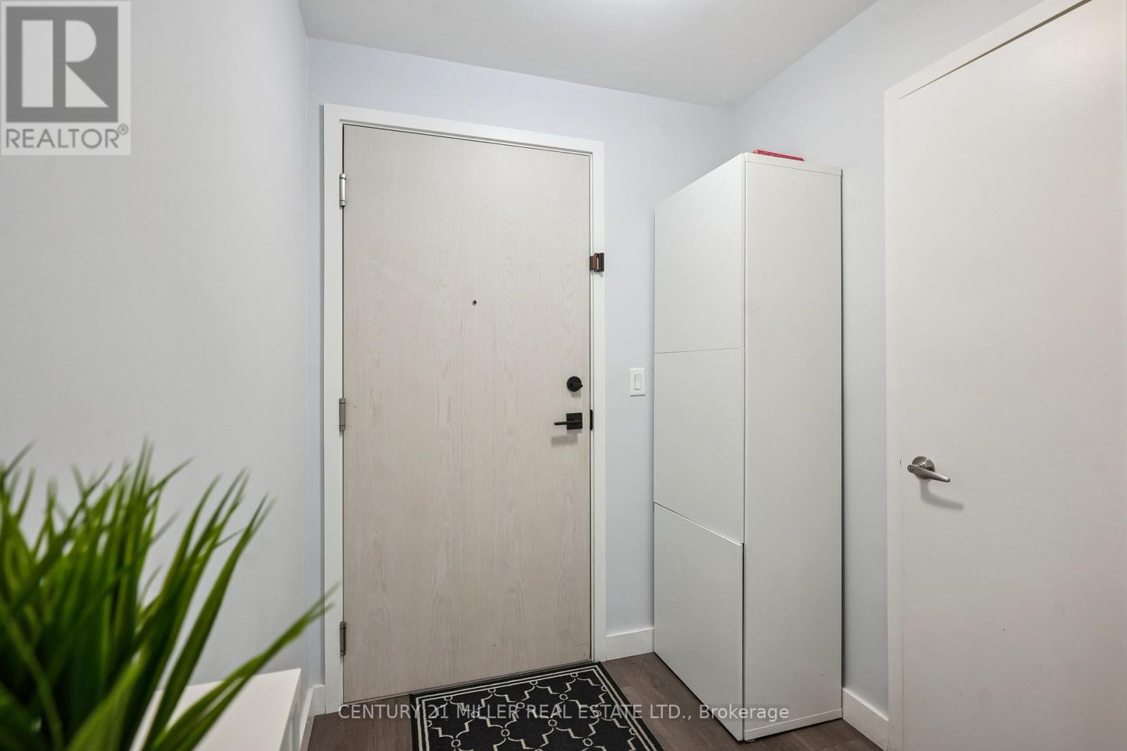 306 - 168 Sabina Drive, Oakville, Ontario  L6H 0W5 - Photo 5 - W12399875