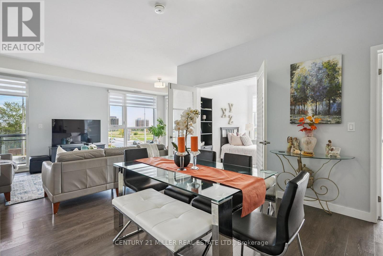 306 - 168 Sabina Drive, Oakville, Ontario  L6H 0W5 - Photo 9 - W12399875