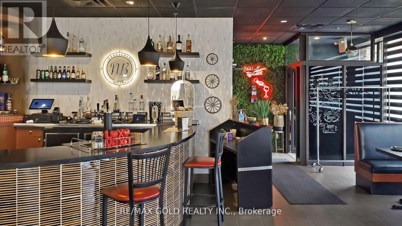 4,5 - 980 Pacific Gate, Mississauga, Ontario  L5T 1Y1 - Photo 10 - W12399896