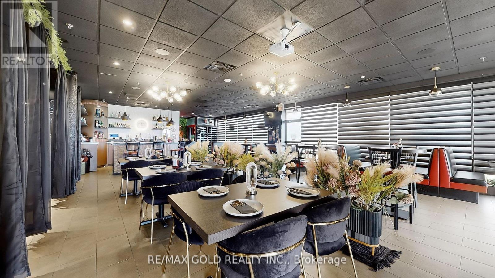4,5 - 980 Pacific Gate, Mississauga, Ontario  L5T 1Y1 - Photo 15 - W12399896