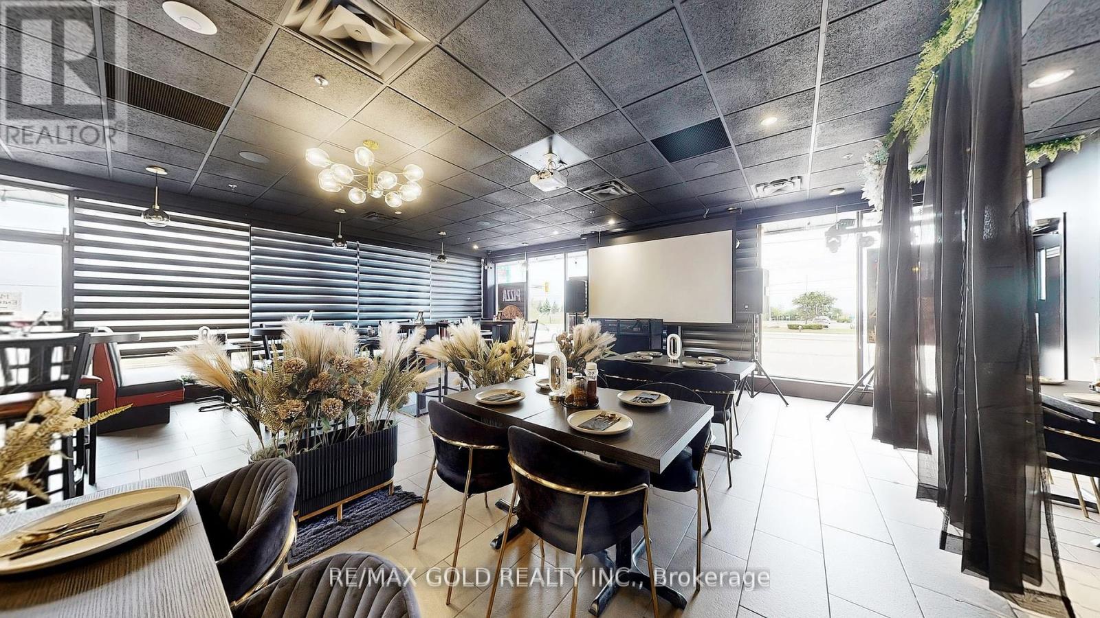 4,5 - 980 Pacific Gate, Mississauga, Ontario  L5T 1Y1 - Photo 18 - W12399896