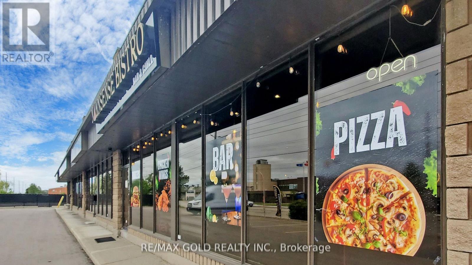 4,5 - 980 Pacific Gate, Mississauga, Ontario  L5T 1Y1 - Photo 7 - W12399896