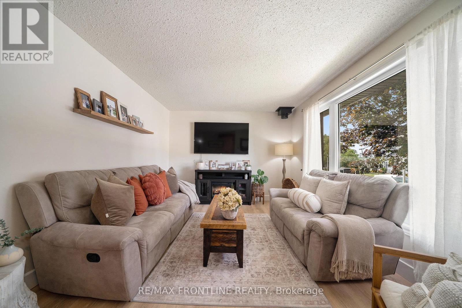 10 Mather Street, Perth, Ontario  K7H 3K6 - Photo 5 - X12393314