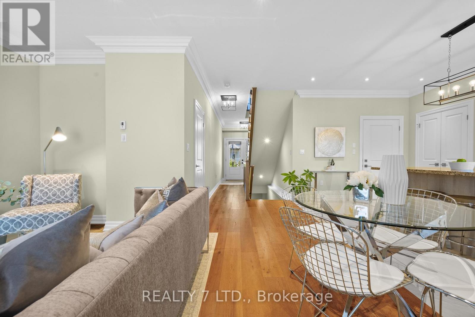 53 Aberdeen Lane S, Niagara-On-The-Lake (Town), Ontario  L0S 1J0 - Photo 12 - X12399817