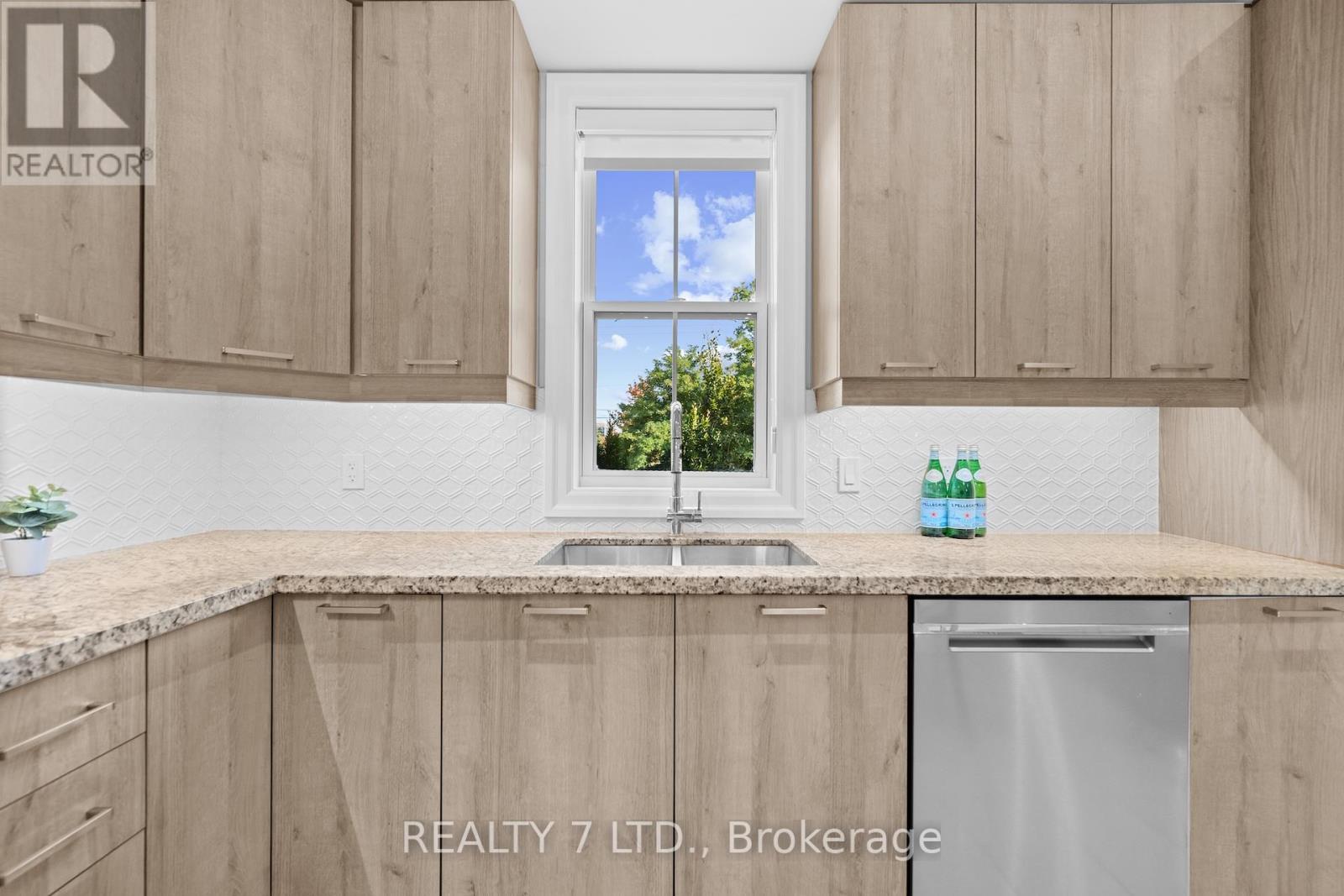 53 Aberdeen Lane S, Niagara-On-The-Lake (Town), Ontario  L0S 1J0 - Photo 17 - X12399817