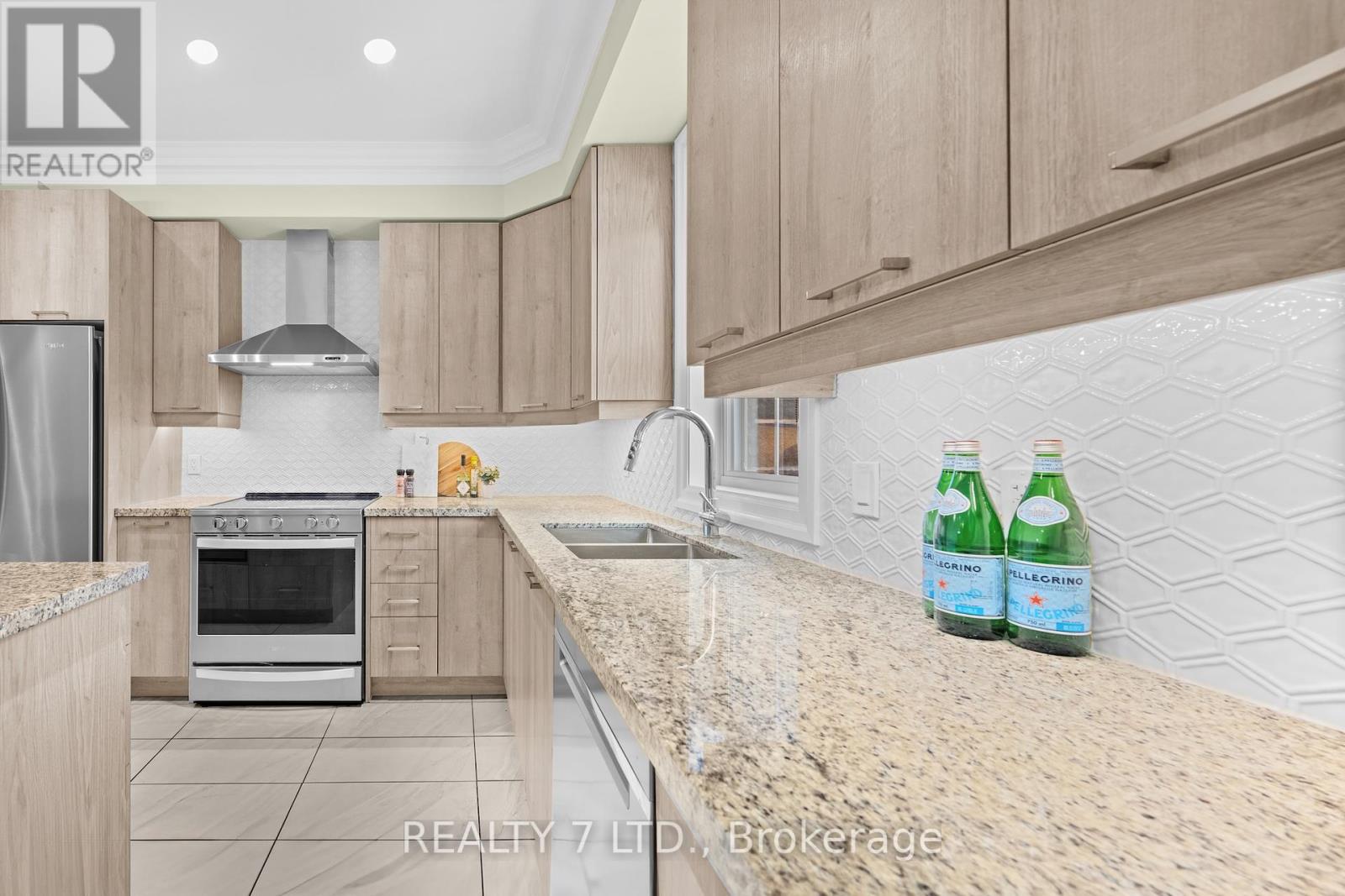 53 Aberdeen Lane S, Niagara-On-The-Lake (Town), Ontario  L0S 1J0 - Photo 18 - X12399817