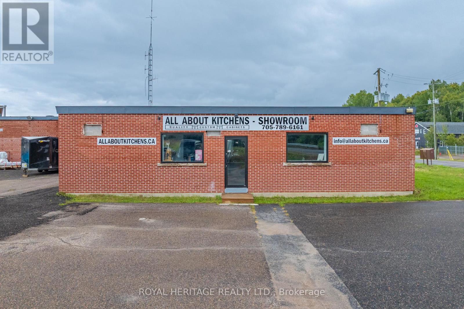 45 CAIRNS CRESCENT, Huntsville, Ontario