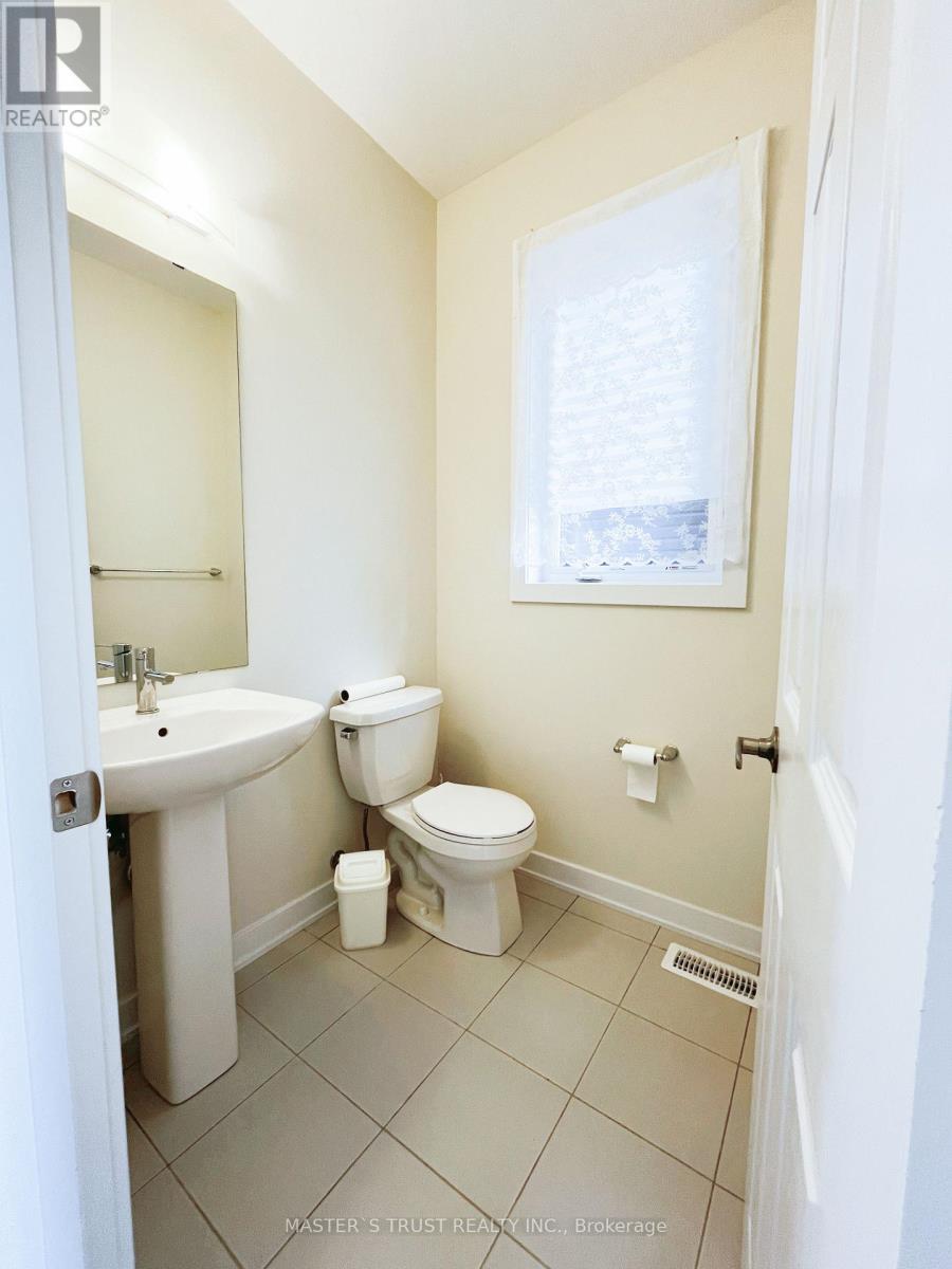 141 Keelson Street, Welland (Dain City), Ontario  L3B 0M6 - Photo 5 - X12399867