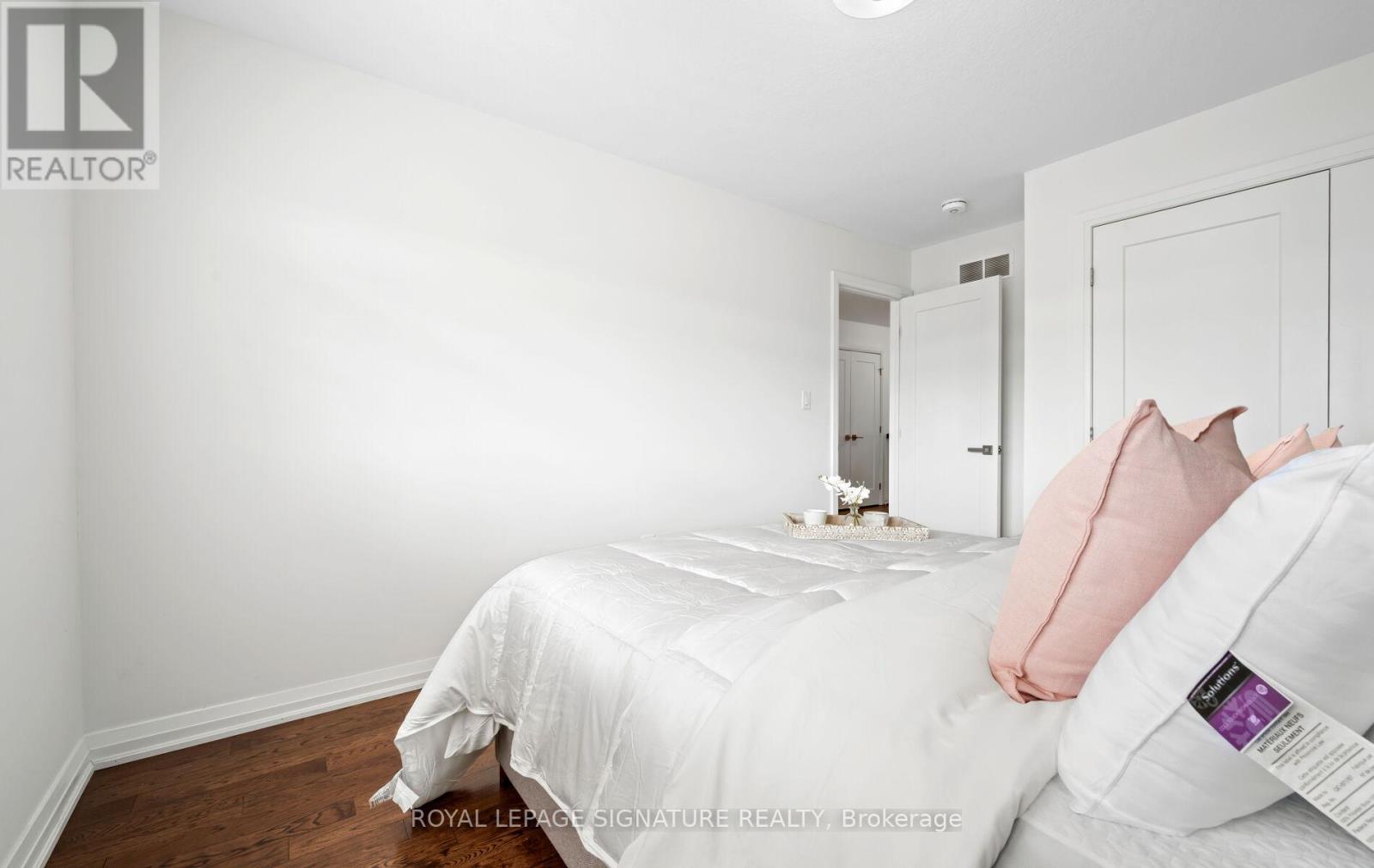 22 - 35 Midhurst Heights, Hamilton, Ontario  L8J 0K9 - Photo 32 - X12399889