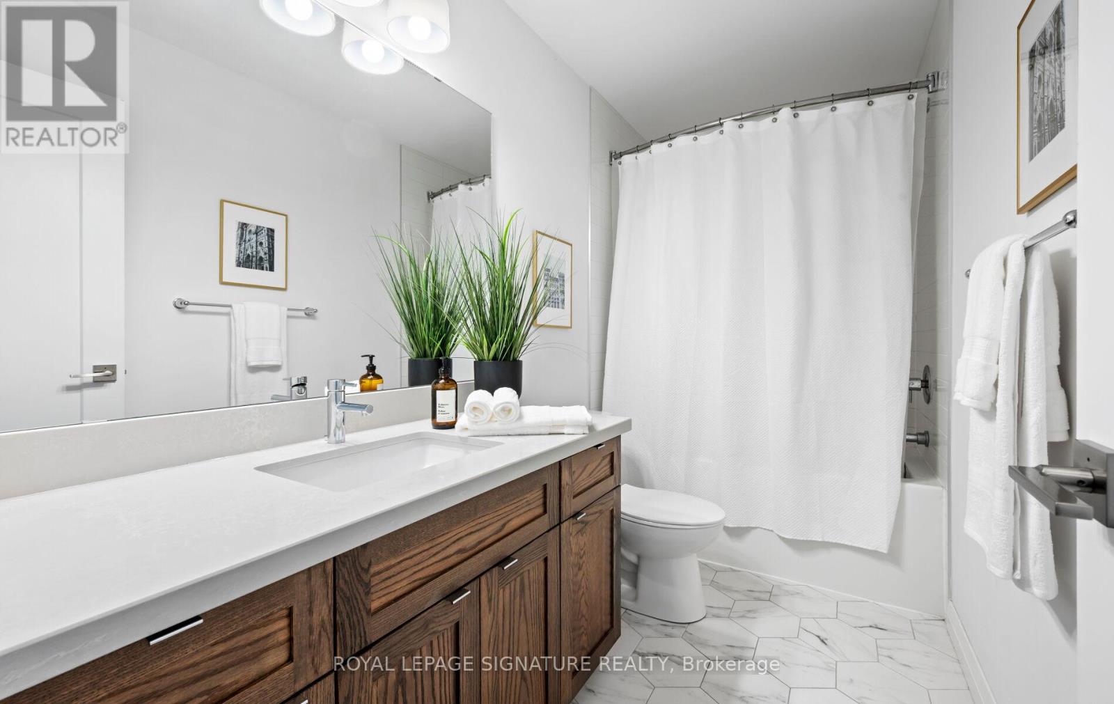 22 - 35 Midhurst Heights, Hamilton, Ontario  L8J 0K9 - Photo 35 - X12399889