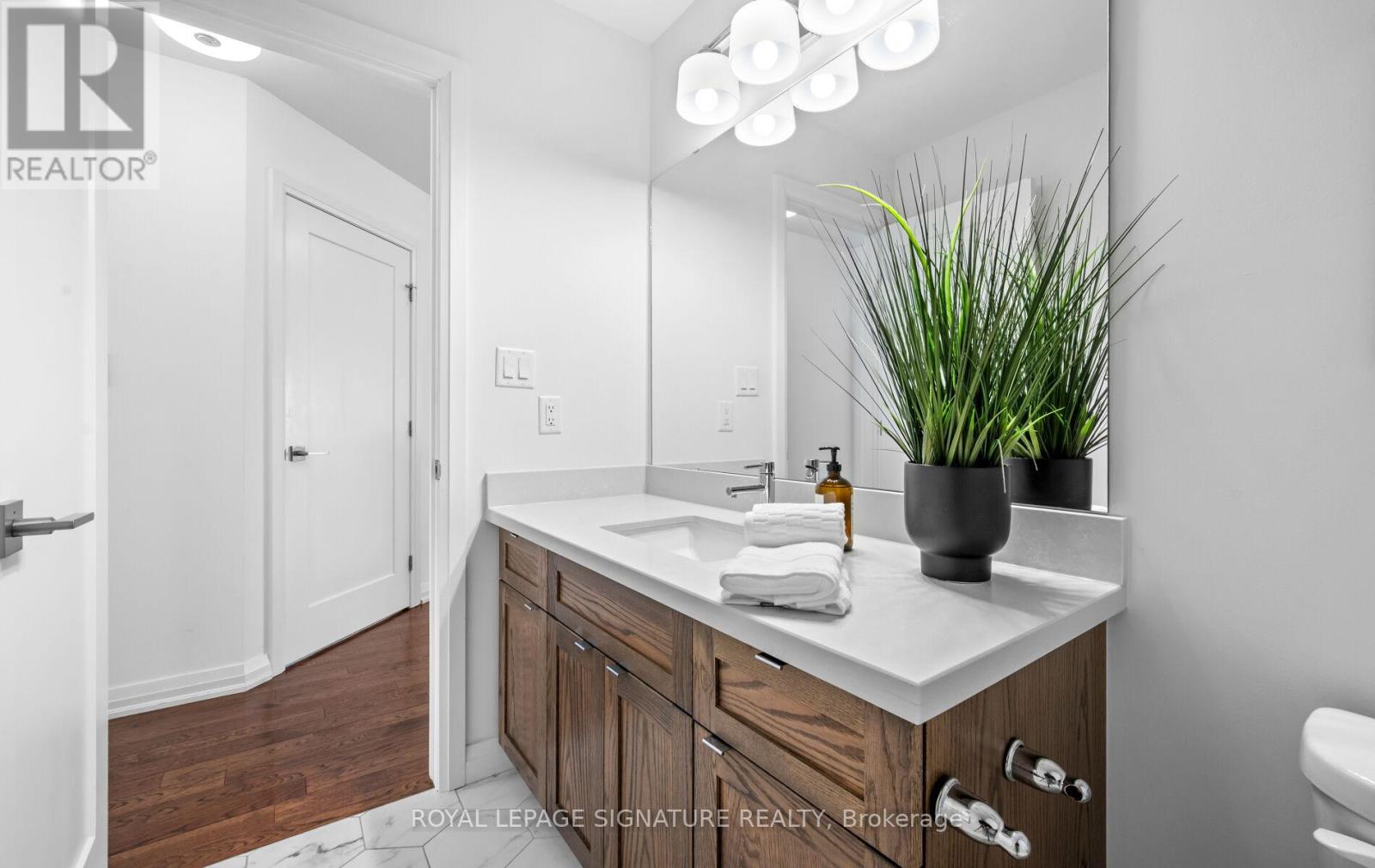 22 - 35 Midhurst Heights, Hamilton, Ontario  L8J 0K9 - Photo 36 - X12399889