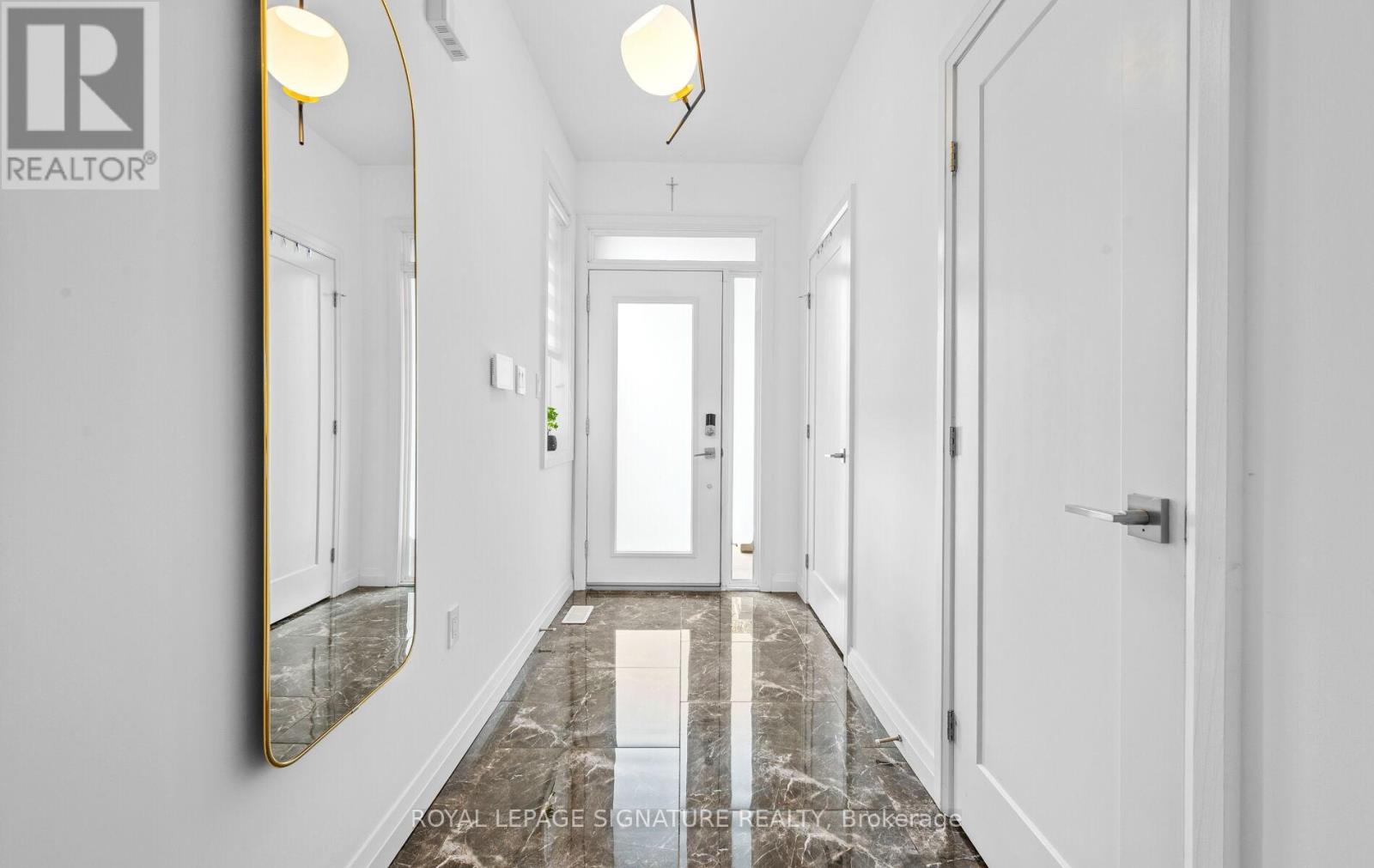22 - 35 Midhurst Heights, Hamilton, Ontario  L8J 0K9 - Photo 4 - X12399889