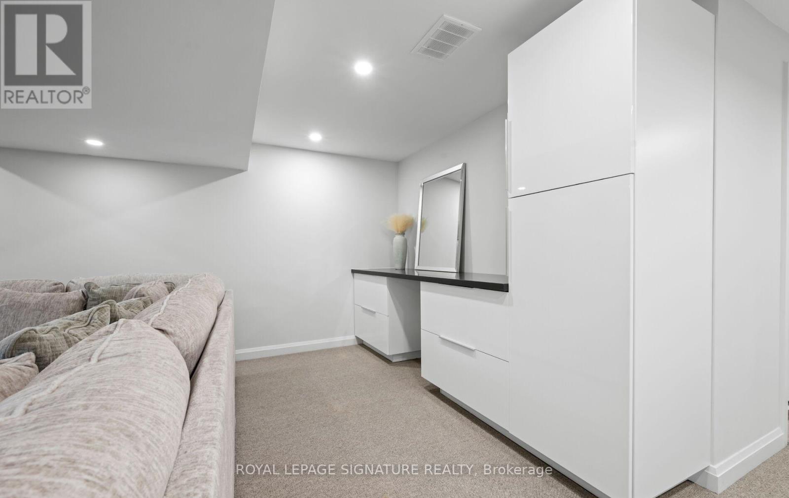 22 - 35 Midhurst Heights, Hamilton, Ontario  L8J 0K9 - Photo 44 - X12399889