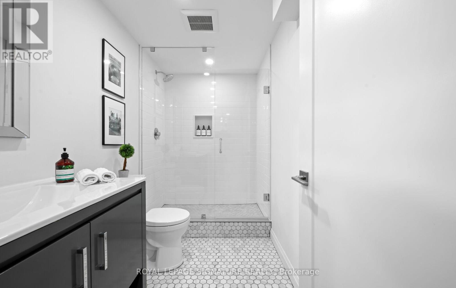 22 - 35 Midhurst Heights, Hamilton, Ontario  L8J 0K9 - Photo 46 - X12399889