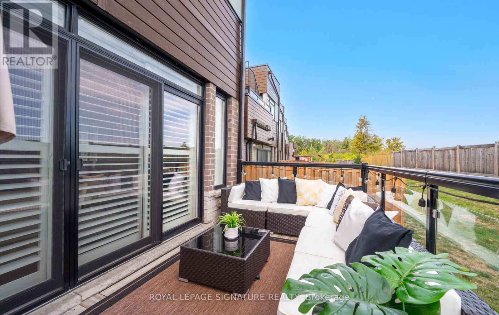 22 - 35 Midhurst Heights, Hamilton, Ontario  L8J 0K9 - Photo 48 - X12399889