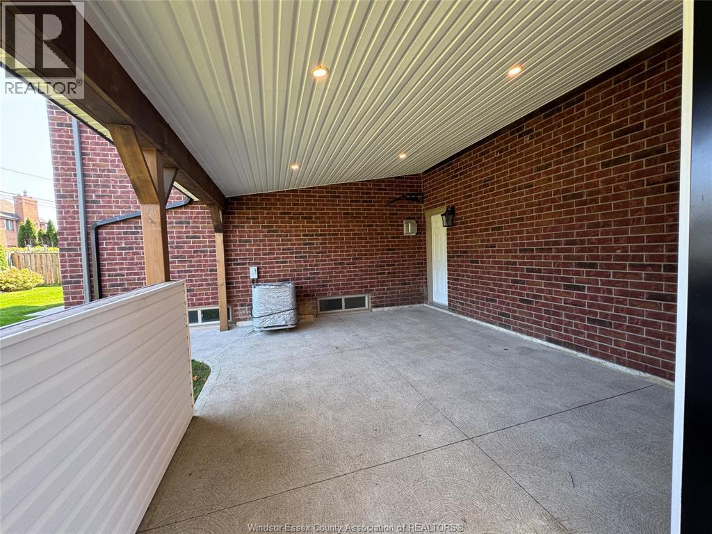 1746 Rankin, Windsor, Ontario  N9B 3W3 - Photo 38 - 25023251