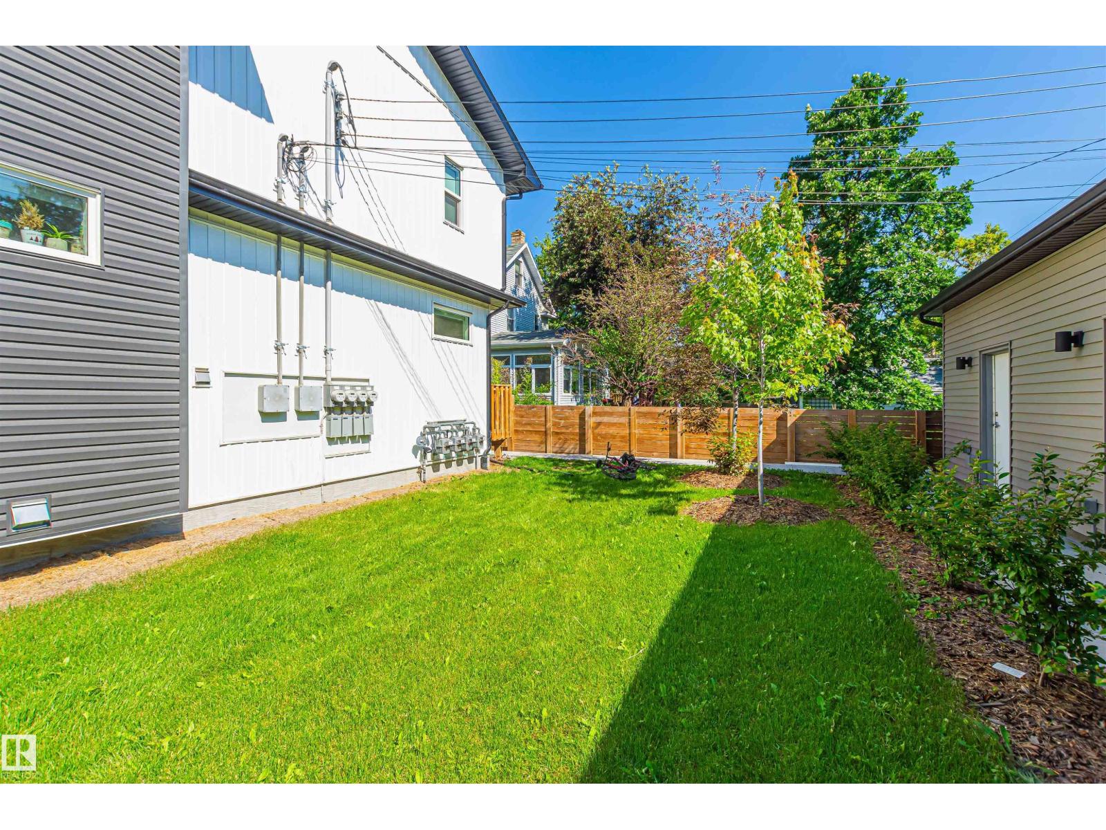 12220/22/24/26 112 Av Nw, Edmonton, Alberta  T5M 2S8 - Photo 3 - E4457454