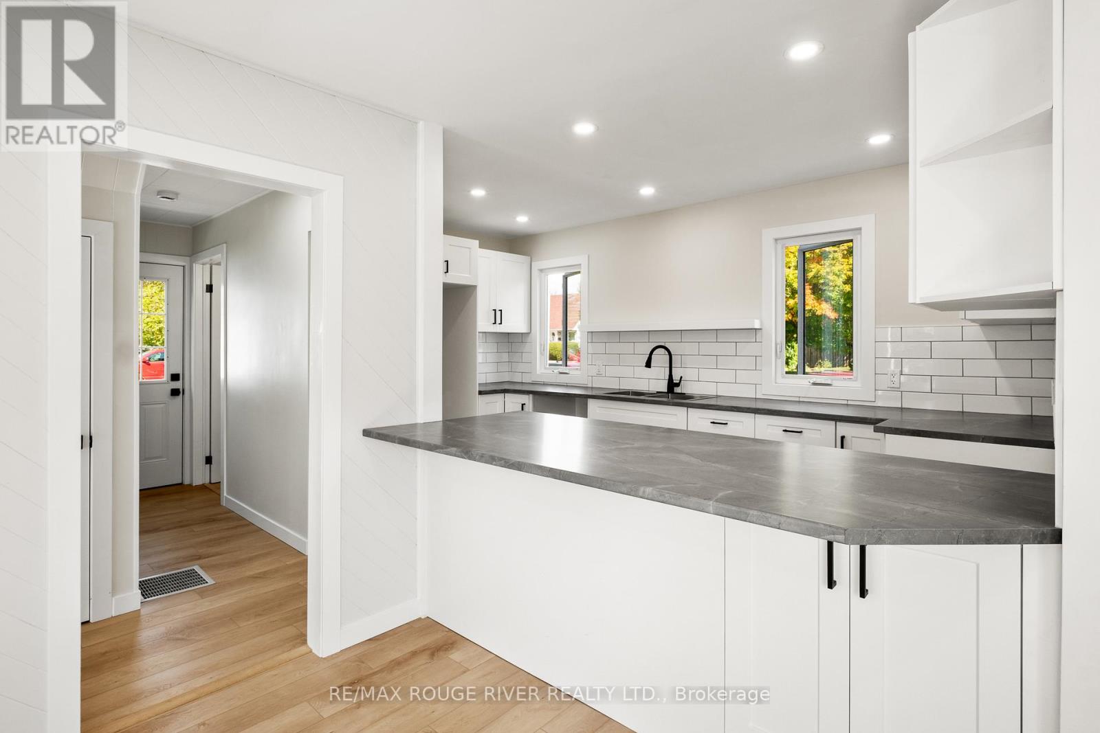 363 Campbell Street, Cobourg, Ontario  K9A 4C1 - Photo 10 - X12398523