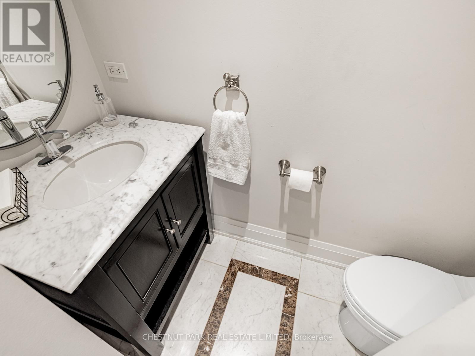 440 Glengarry Avenue, Toronto, Ontario  M5M 1E9 - Photo 23 - C12400061