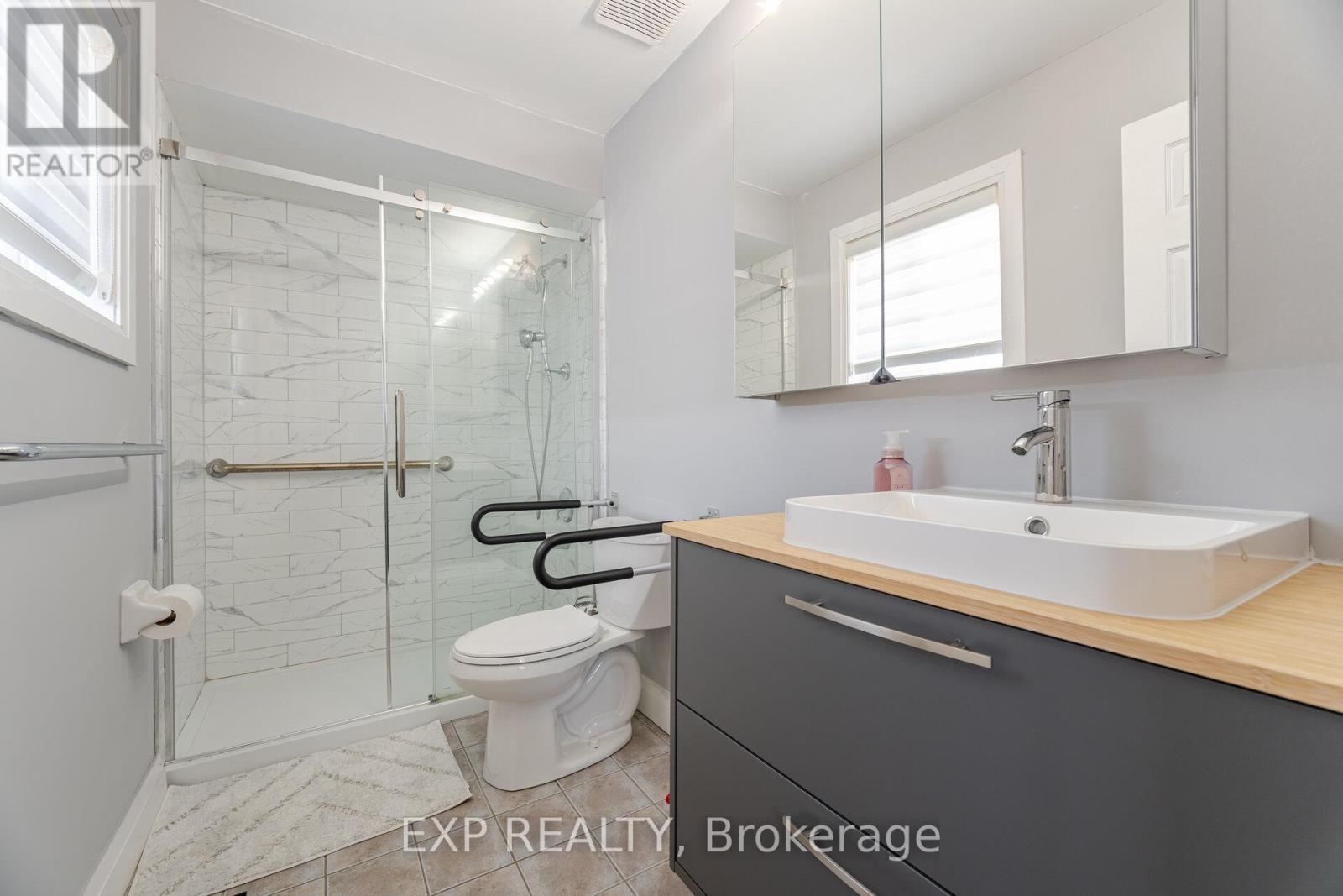 10 Seton Park Road, Toronto, Ontario  M3C 3Z6 - Photo 31 - C12400065