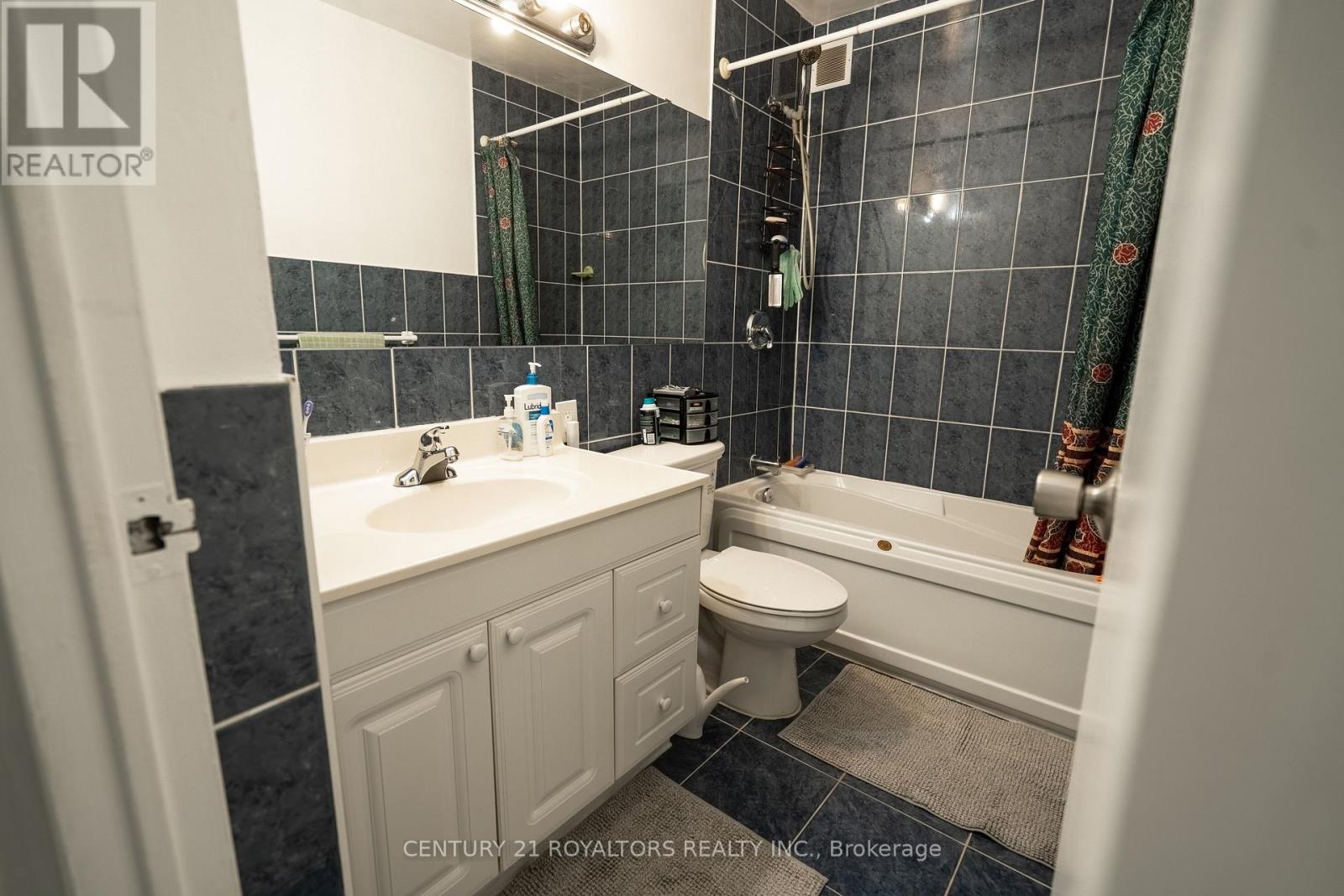 906 - 725 Don Mill Road, Toronto, Ontario  M3C 1S8 - Photo 17 - C12400107