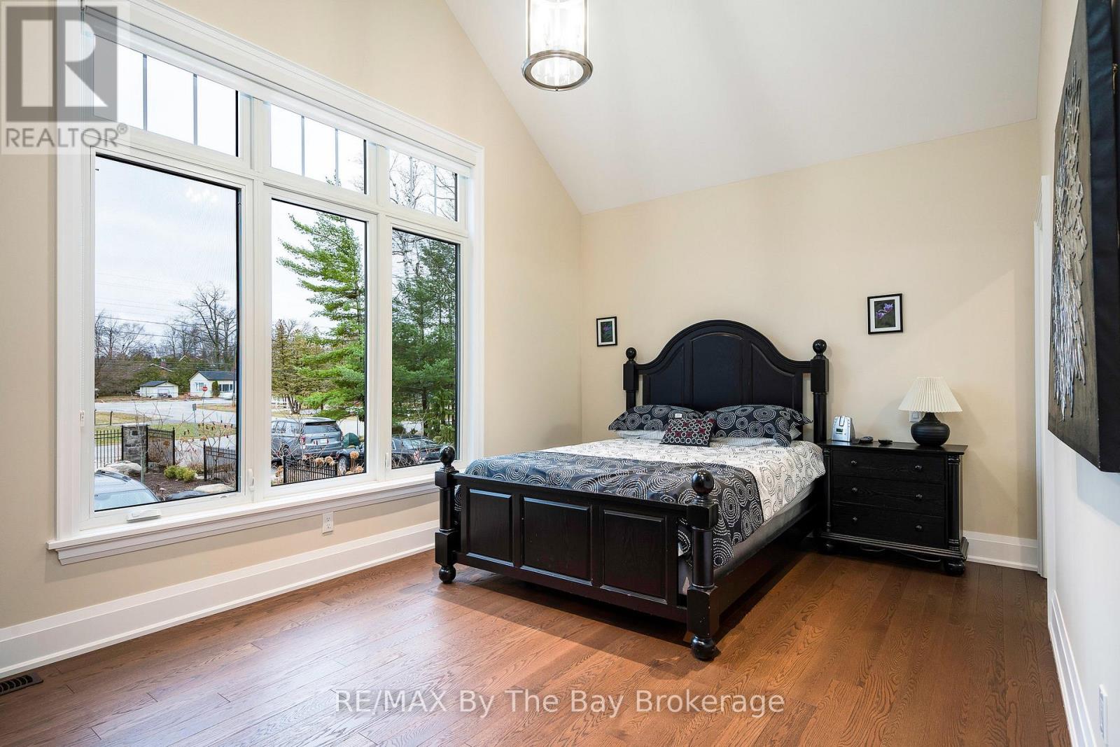 18 Edgewater Road, Wasaga Beach, Ontario  L9Z 2W3 - Photo 17 - S12400170