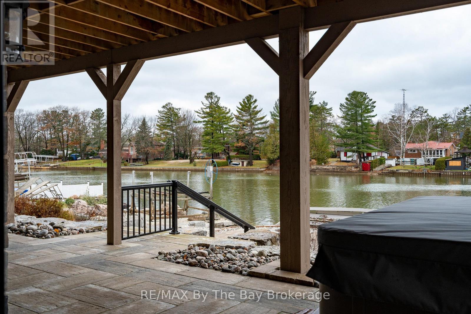 18 Edgewater Road, Wasaga Beach, Ontario  L9Z 2W3 - Photo 25 - S12400170