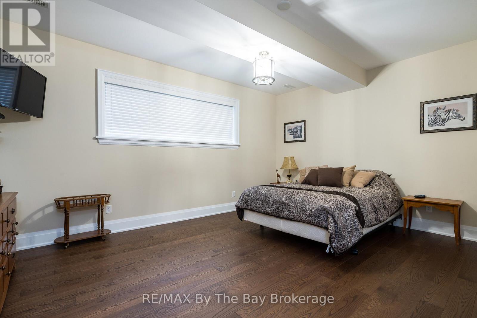 18 Edgewater Road, Wasaga Beach, Ontario  L9Z 2W3 - Photo 26 - S12400170