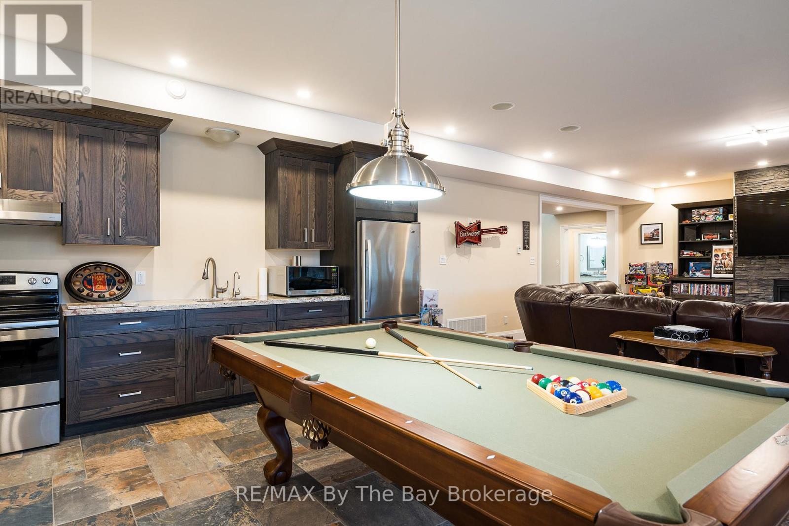18 Edgewater Road, Wasaga Beach, Ontario  L9Z 2W3 - Photo 30 - S12400170