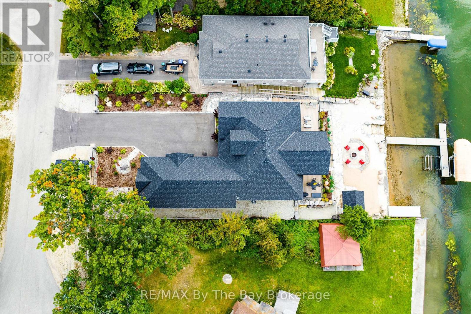 18 Edgewater Road, Wasaga Beach, Ontario  L9Z 2W3 - Photo 34 - S12400170