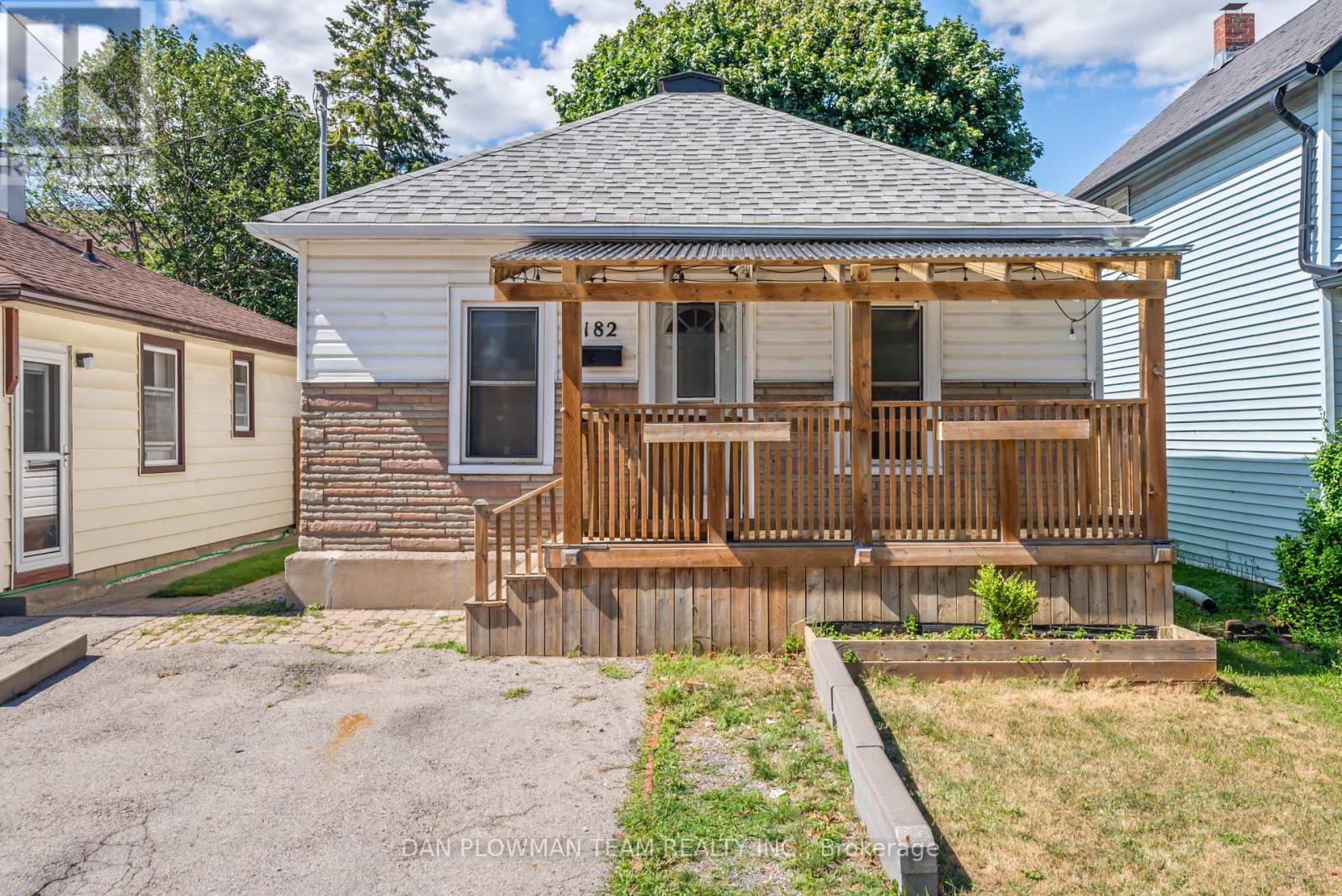 182 BLOOR STREET W, Oshawa, Ontario