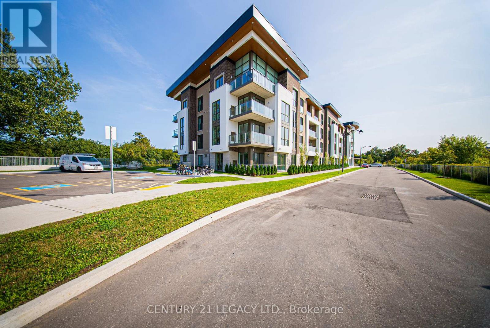 329 - 385 ARCTIC RED DRIVE, Oshawa, Ontario