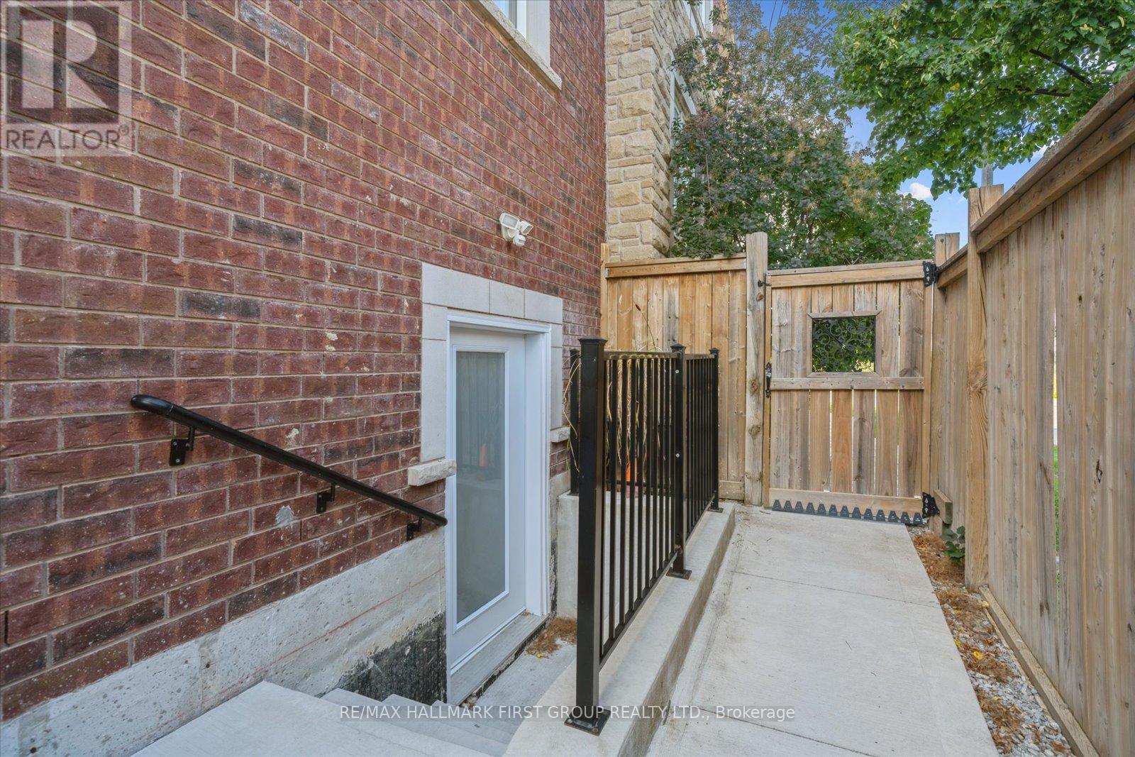 65 Booker Drive, Ajax, Ontario  L1Z 0J4 - Photo 34 - E12400069