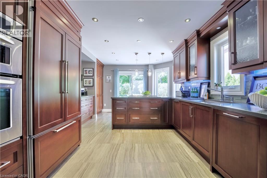 11 Morrison Creek Crescent, Oakville, Ontario  L6H 4C3 - Photo 9 - 40767970