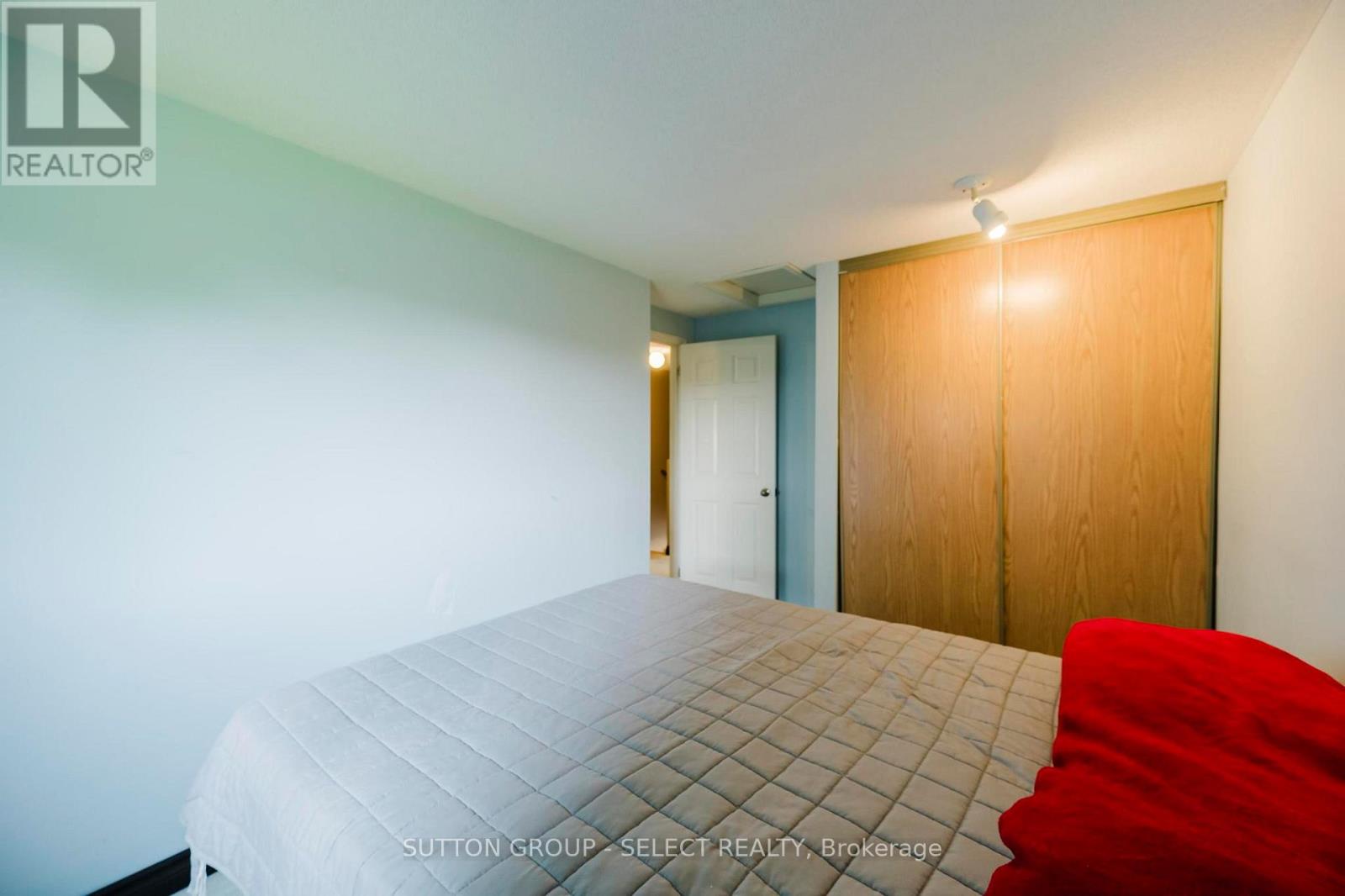11 - 151 Martinet Avenue, London East, Ontario  N5V 4T4 - Photo 14 - X12400144