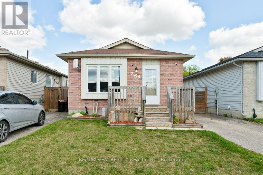 264 Simpson Crescent E, London East (East I), Ontario  N5V 5E2 - Photo 1 - X12400168