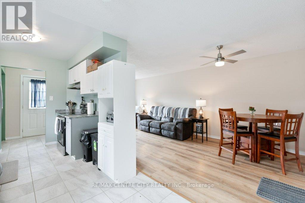 264 Simpson Crescent E, London East (East I), Ontario  N5V 5E2 - Photo 12 - X12400168