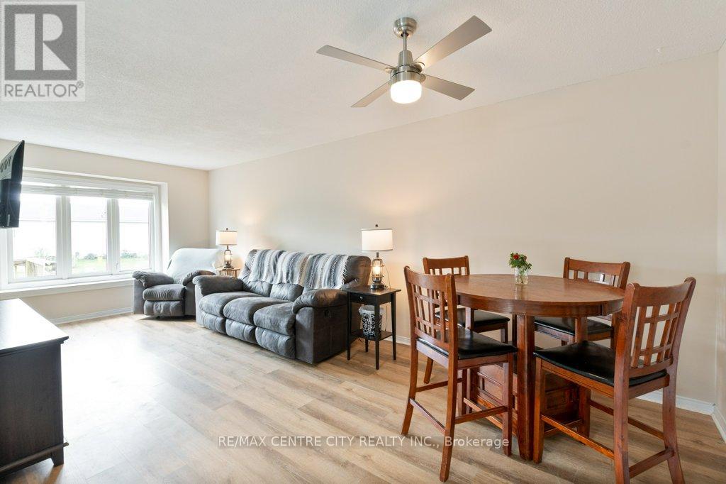 264 Simpson Crescent E, London East (East I), Ontario  N5V 5E2 - Photo 13 - X12400168