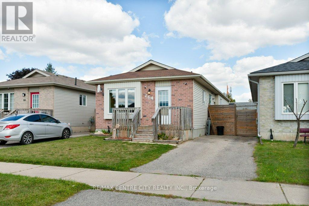 264 Simpson Crescent E, London East (East I), Ontario  N5V 5E2 - Photo 2 - X12400168