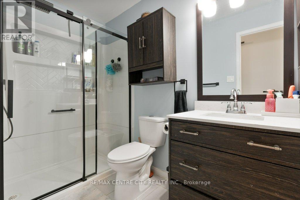 264 Simpson Crescent E, London East (East I), Ontario  N5V 5E2 - Photo 23 - X12400168