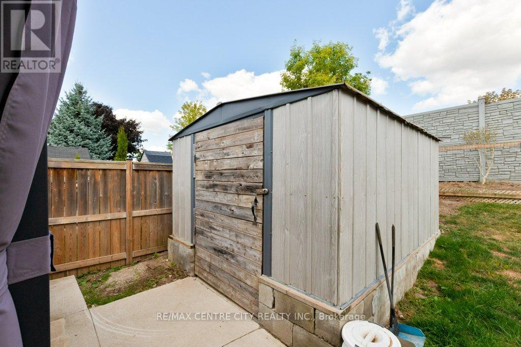 264 Simpson Crescent E, London East (East I), Ontario  N5V 5E2 - Photo 27 - X12400168
