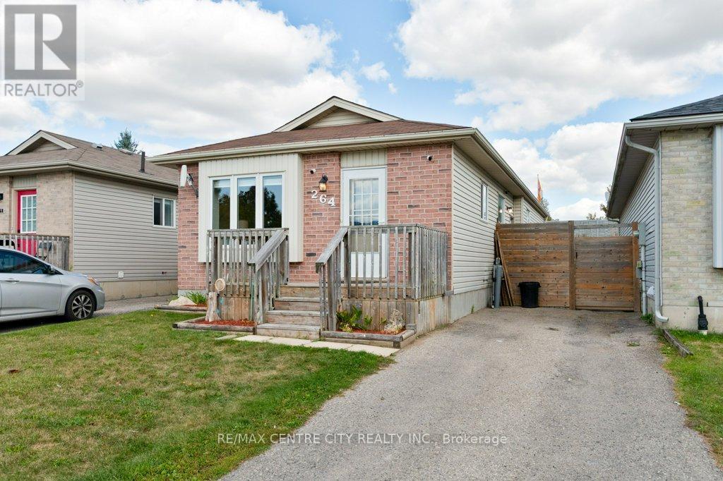 264 Simpson Crescent E, London East (East I), Ontario  N5V 5E2 - Photo 3 - X12400168