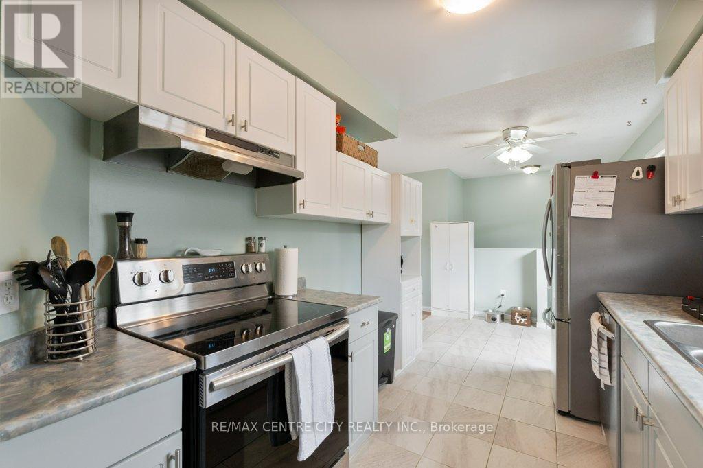 264 Simpson Crescent E, London East (East I), Ontario  N5V 5E2 - Photo 8 - X12400168