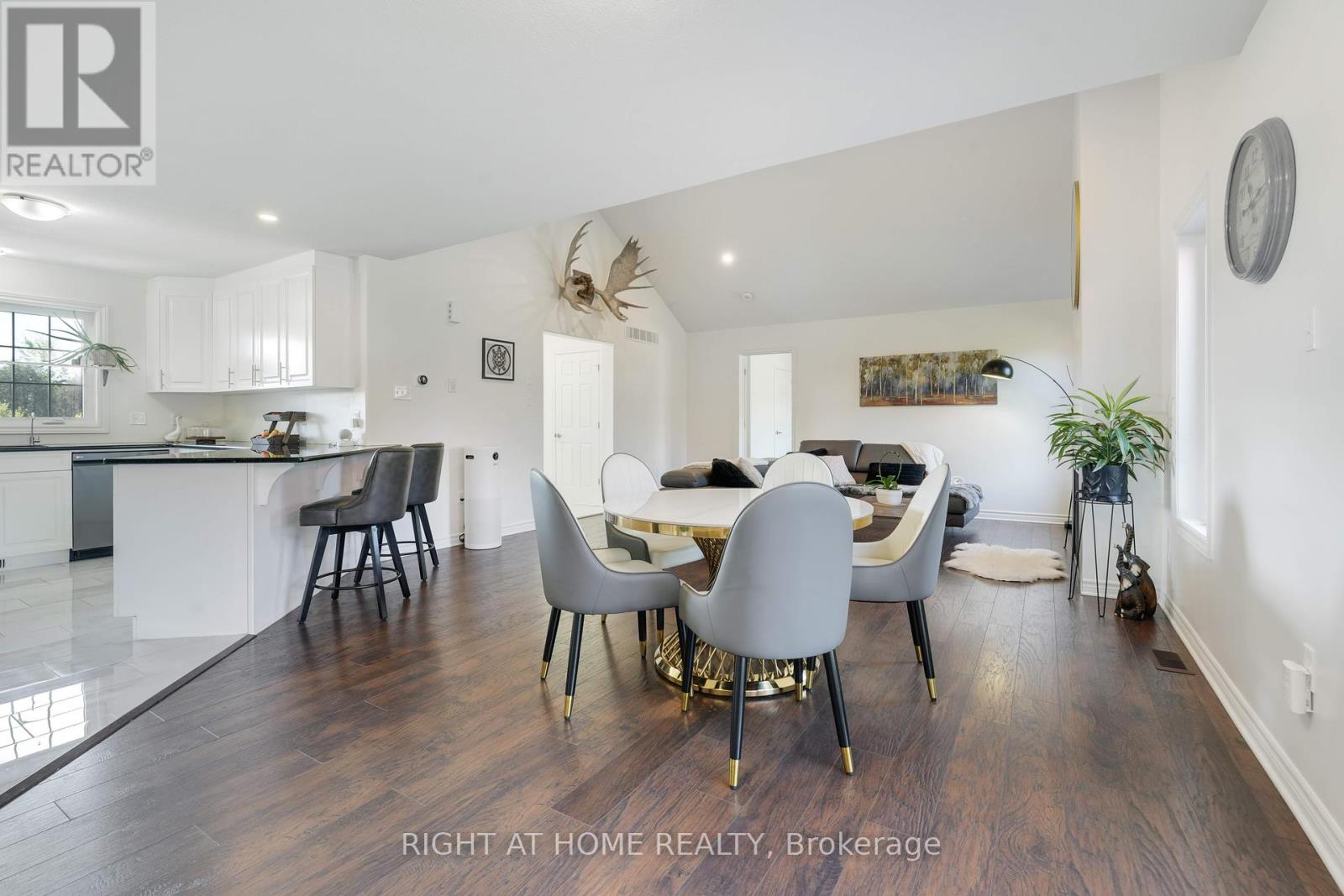 8833 Copeland Road, Ottawa, Ontario  K0A 1B0 - Photo 10 - X12400136