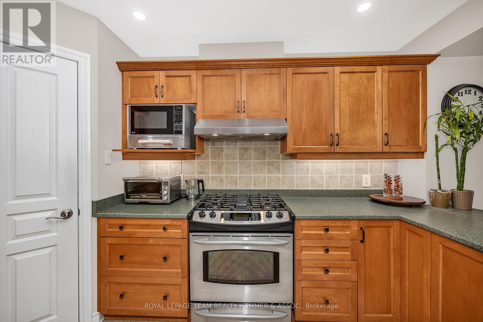 236 Bookton Place, Ottawa, Ontario  K1V 2H5 - Photo 9 - X12400154